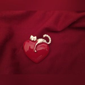 Lazy White Cat on a Heart Pin/Brooch